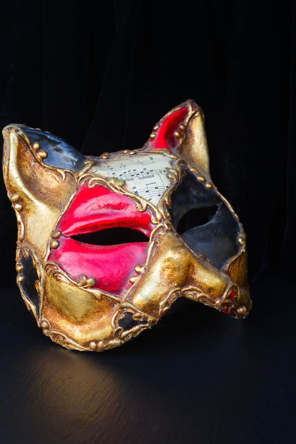 Peut-on trouver une croisière qui propose des ateliers de fabrication de masques traditionnels en Afrique?